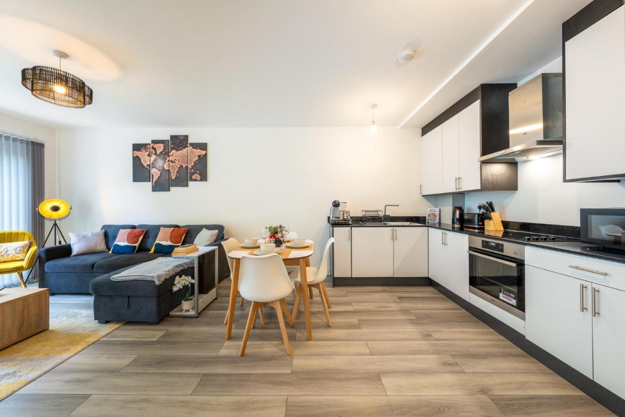 Ashview 6 - Heathrow - Windsor - Free Parking Apartment Staines-upon-Thames Exterior photo